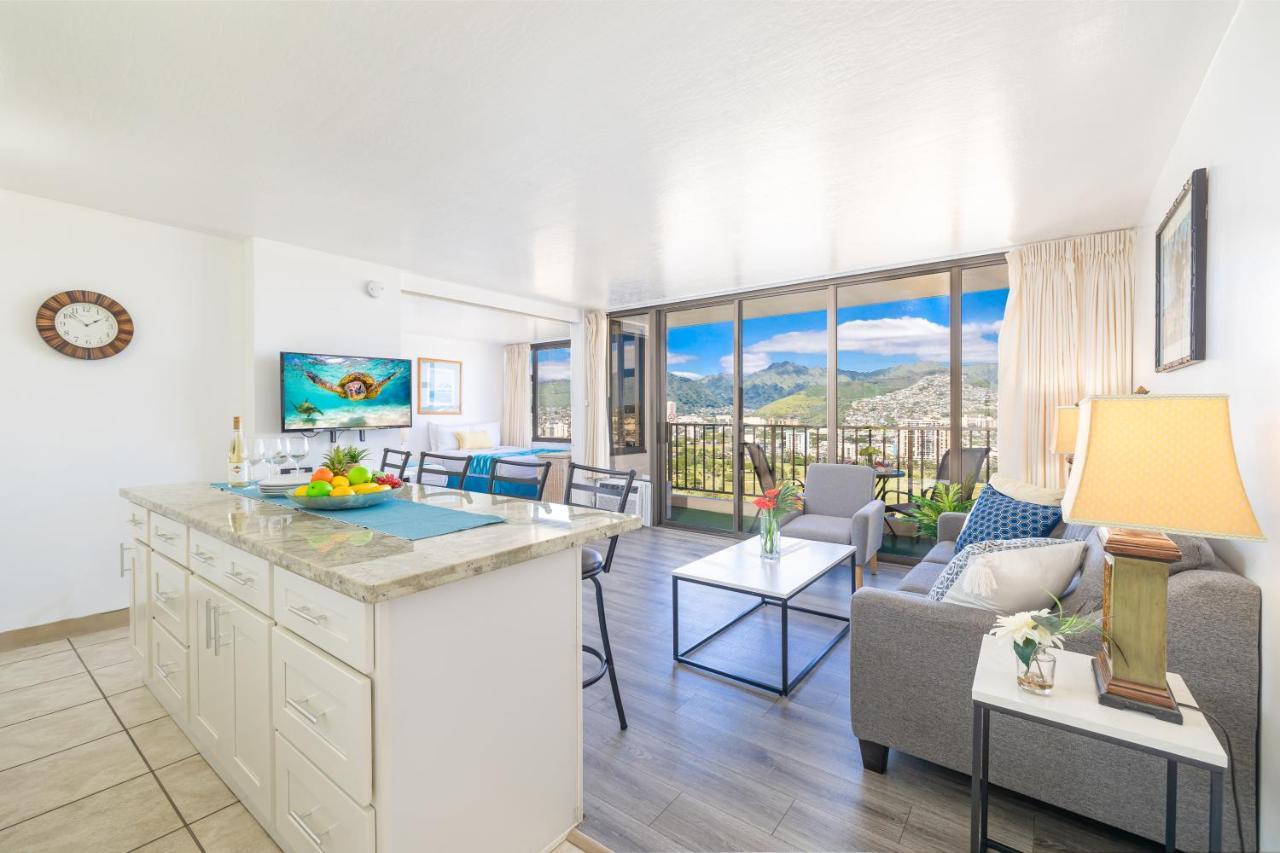 Waikiki Escapade Mountain Views Condo, Steps To Beach With Parking Perk Honolulu Exterior foto