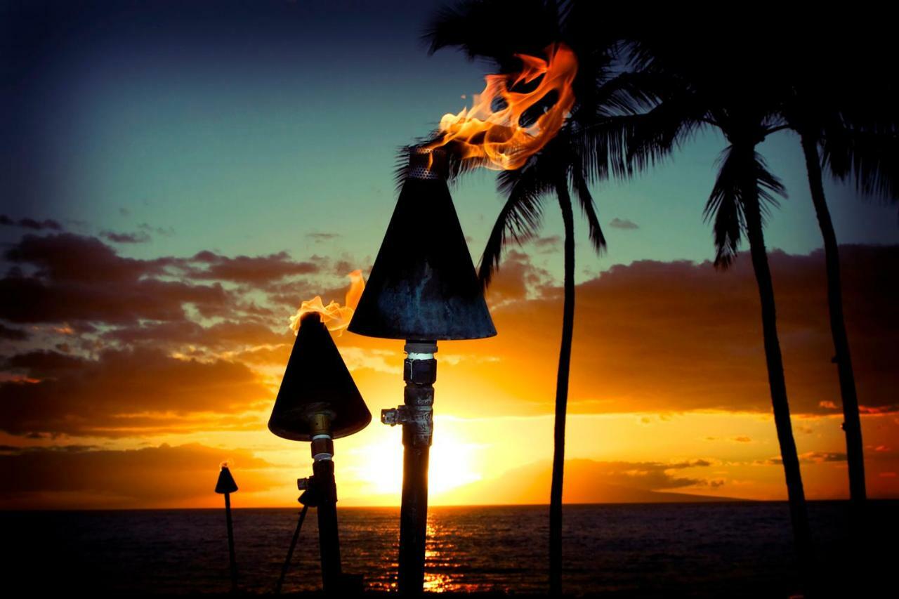 Waikiki Escapade Mountain Views Condo, Steps To Beach With Parking Perk Honolulu Exterior foto